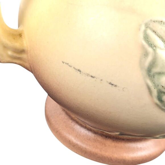 Vintage Hull Pottery Magnolia Pitcher: Art Deco Floral Vase - Picture 4 of 7